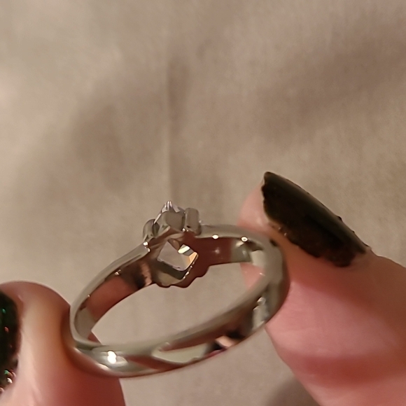 Diamond shape cubic zirconia stainless steel ring - Picture 4 of 7